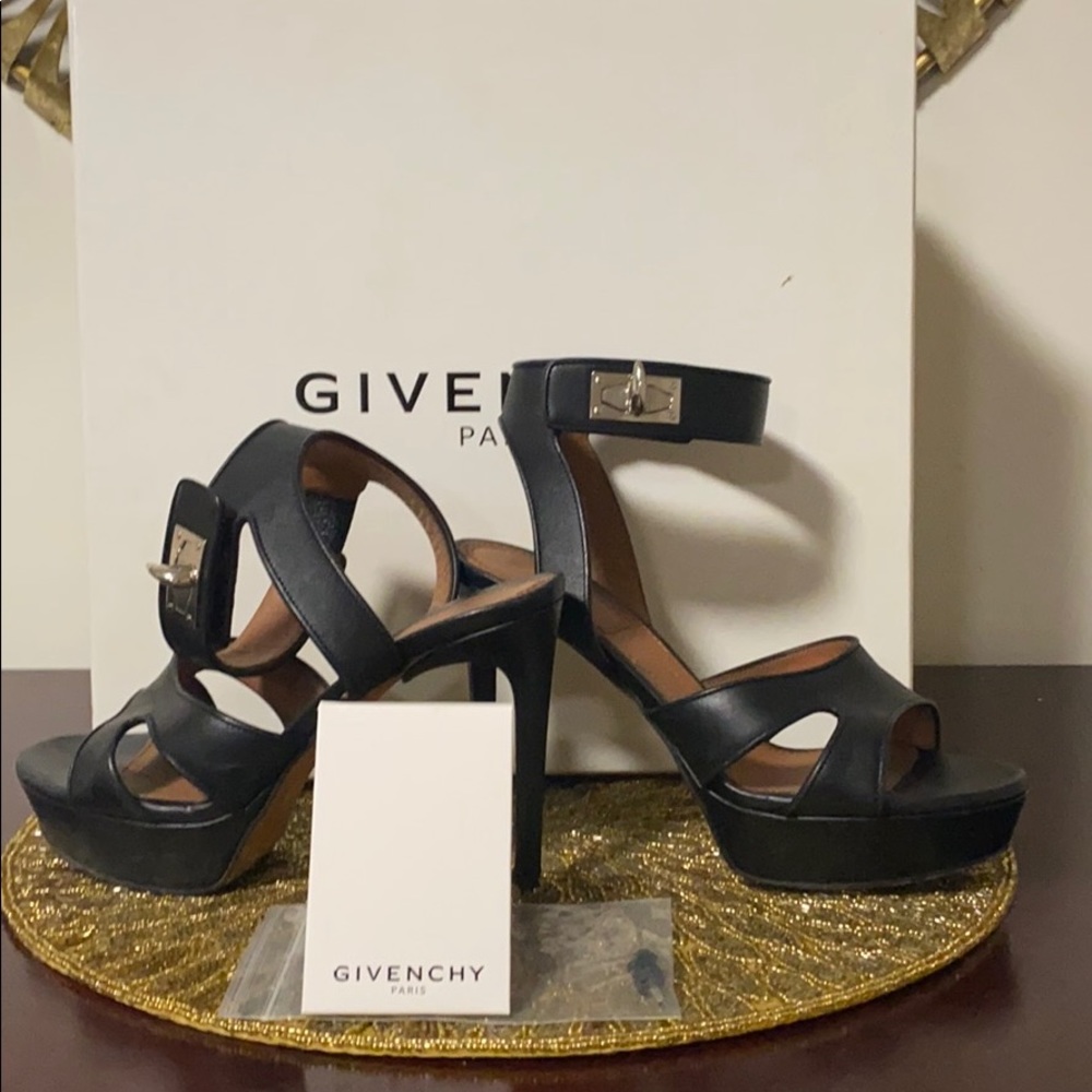 Givency shark heels